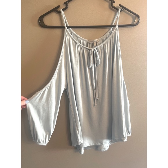 Charlotte Russe baby blue 3/4 sleeve top - Picture 2 of 3